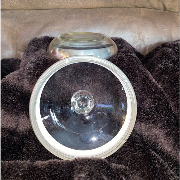 Vintage Authentic Dorothy Thorpe Covered Candy Trinkets Glass Dish Silver Band - Picture 3 of 5